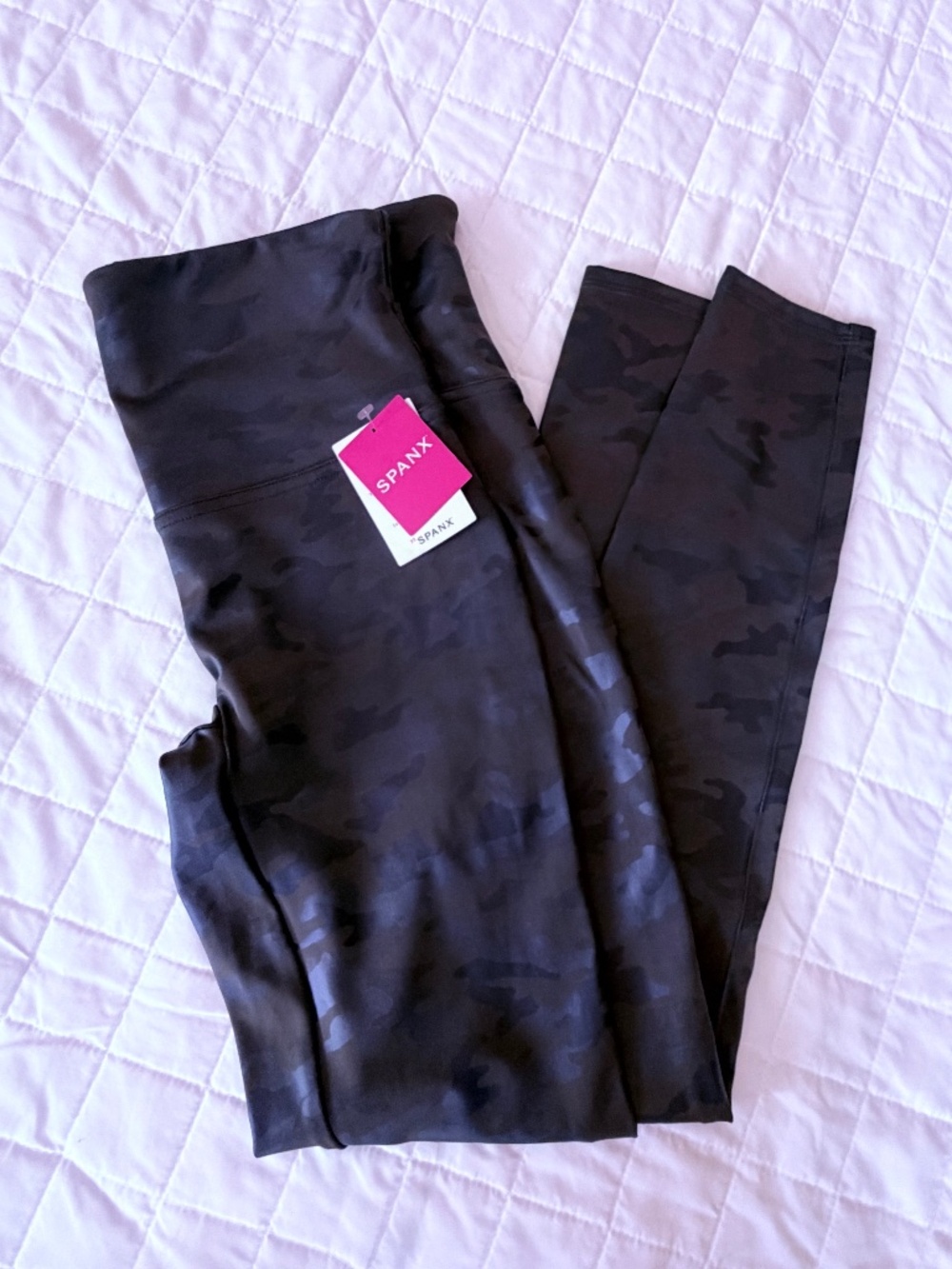 Spanx Camo (dark green) leggings - Large